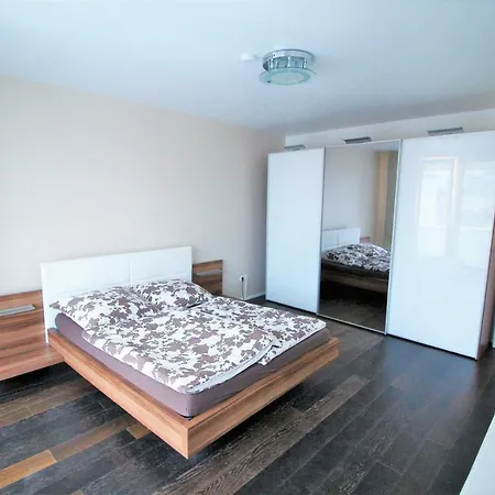 Dorya Am Ring Apartment Cologne